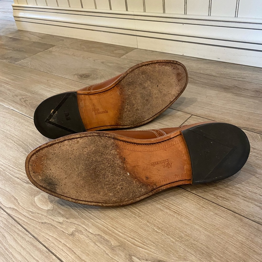 - 🚫 SOLD - Allen Edmonds Men’s Cap Toe Lace Ups - Picture 8 of 9